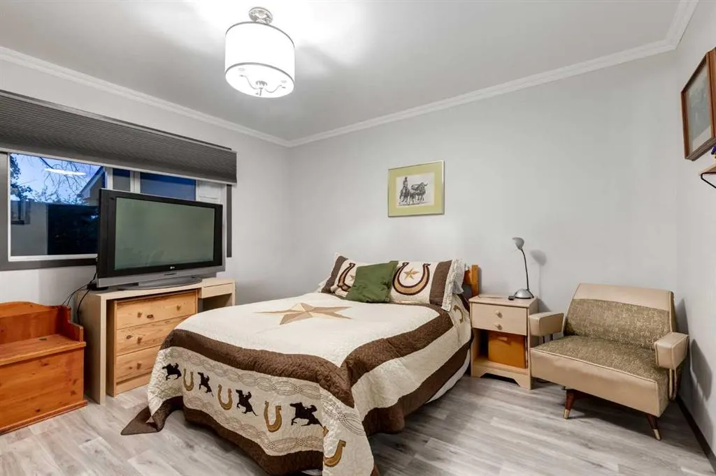 111 LANSDOWN Estate