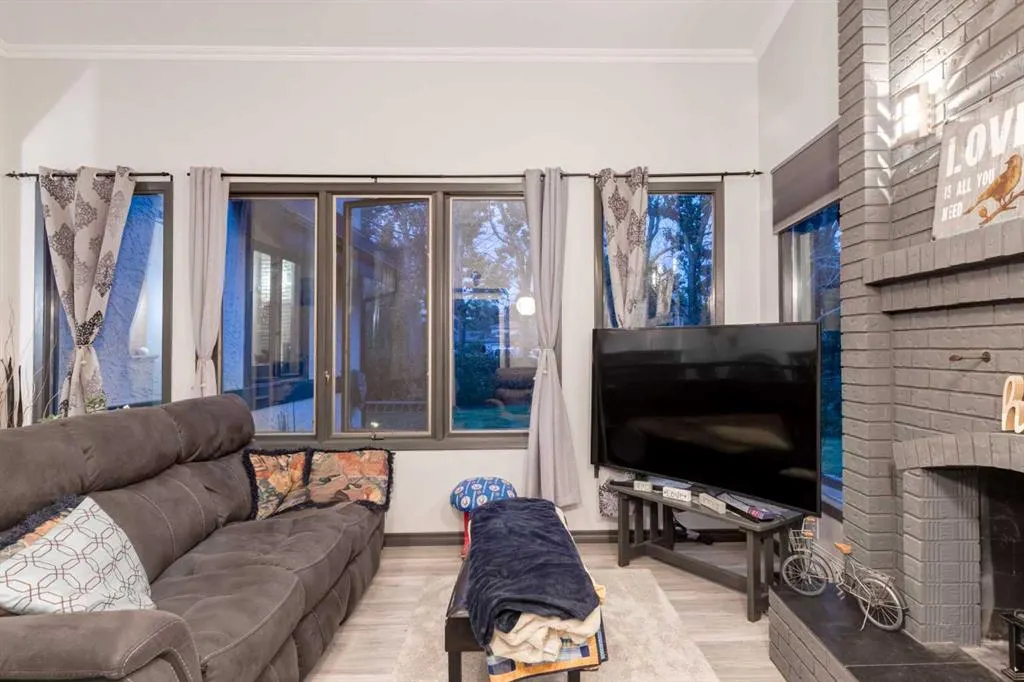 111 LANSDOWN Estate