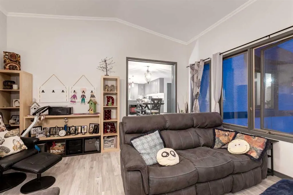 111 LANSDOWN Estate