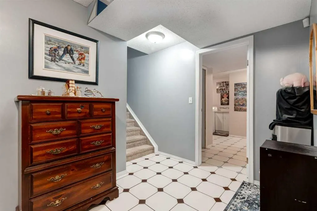 111 LANSDOWN Estate