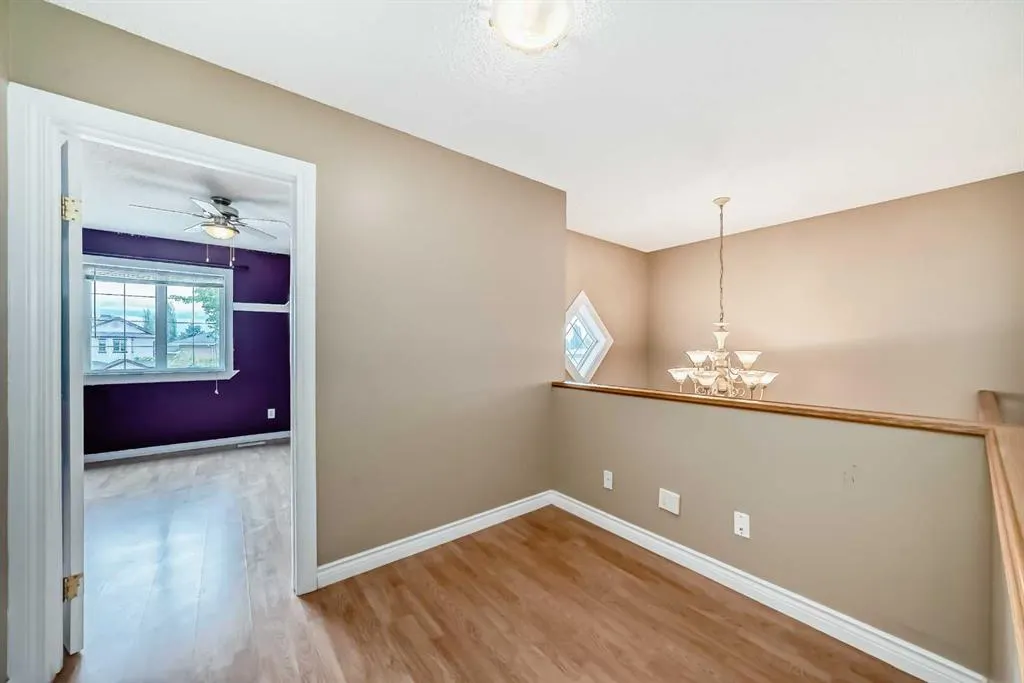 310 Highwood Village Place NW