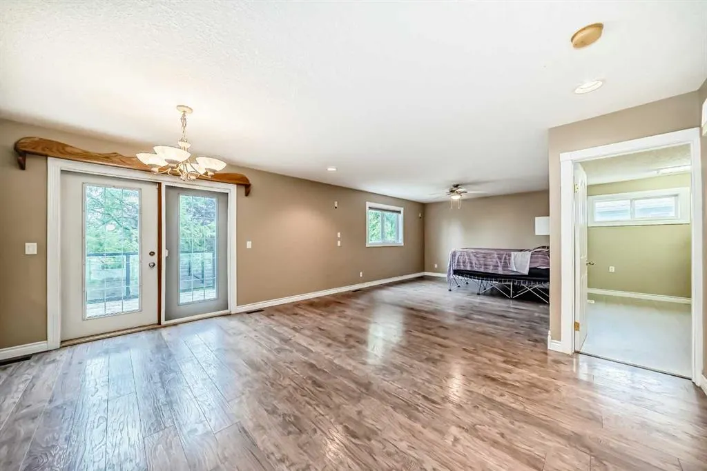 310 Highwood Village Place NW