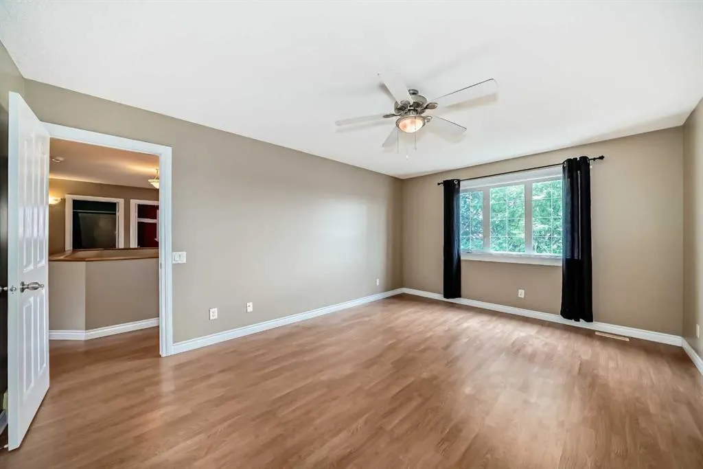 310 Highwood Village Place NW