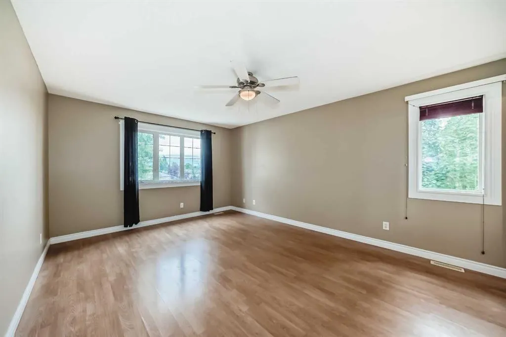 310 Highwood Village Place NW