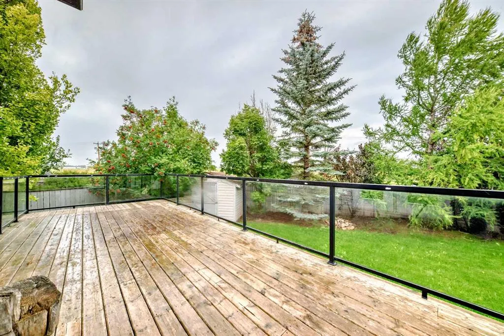 310 Highwood Village Place NW
