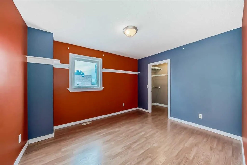 310 Highwood Village Place NW