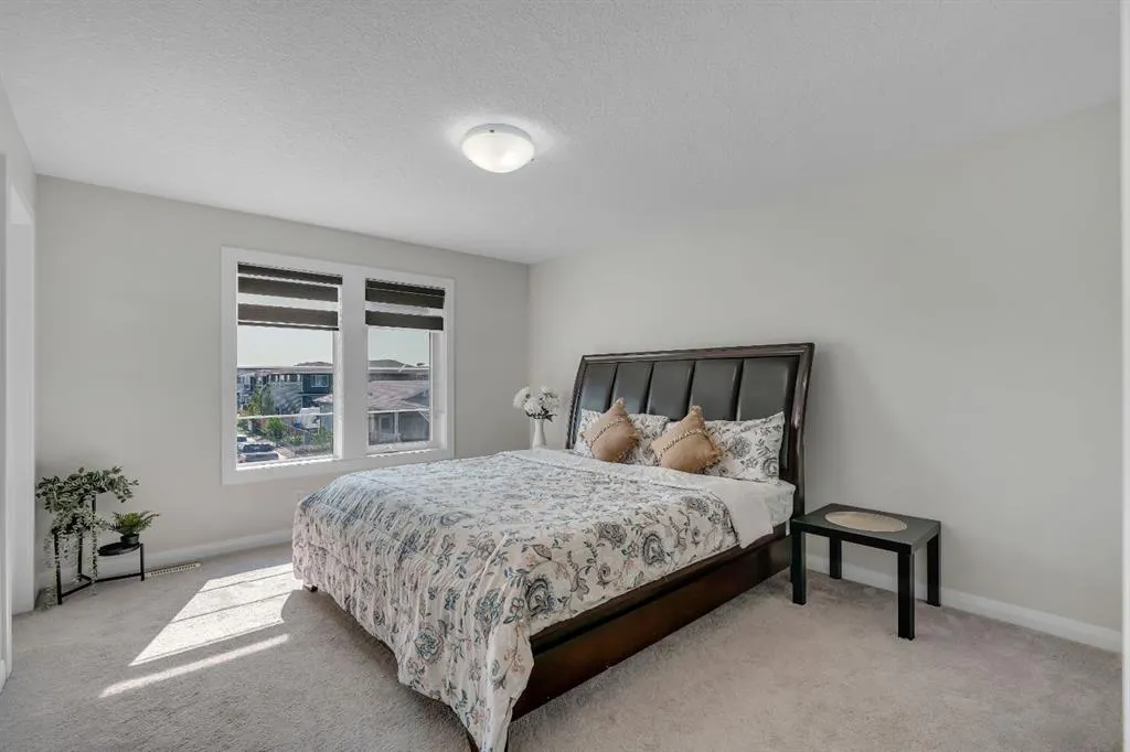 73 Red Sky Terrace NE