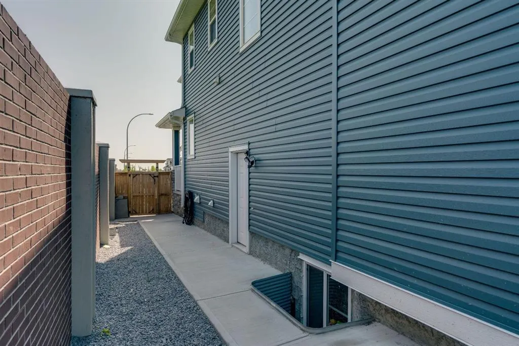 73 Red Sky Terrace NE
