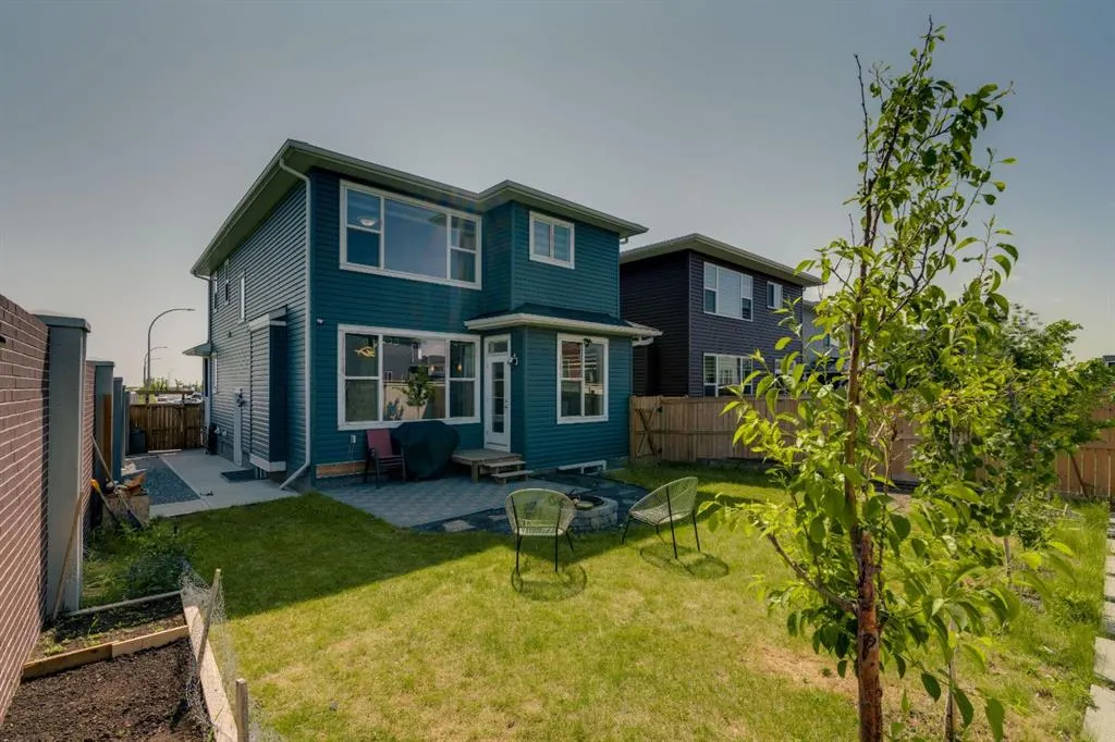 73 Red Sky Terrace NE