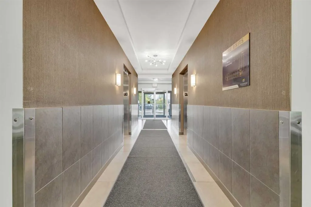 100 Lakeway Boulevard, #121