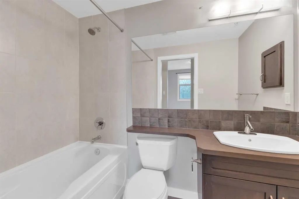 100 Lakeway Boulevard, #121