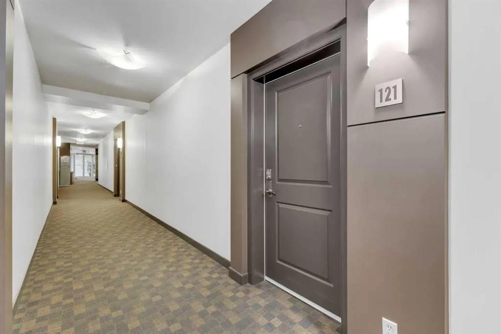 100 Lakeway Boulevard, #121