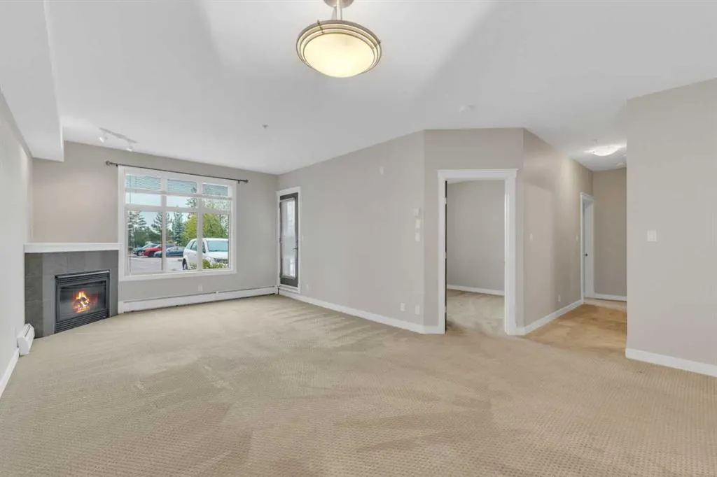 100 Lakeway Boulevard, #121