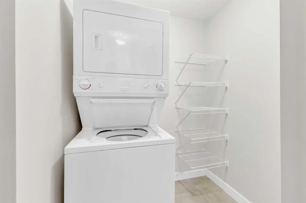 100 Lakeway Boulevard, #121