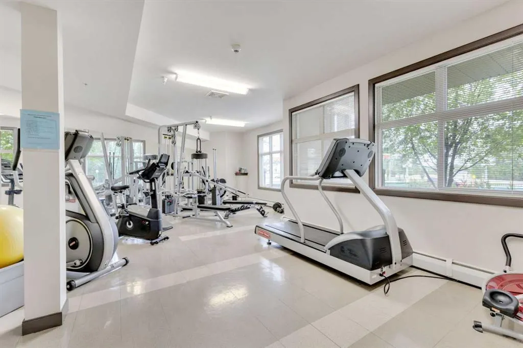100 Lakeway Boulevard, #121