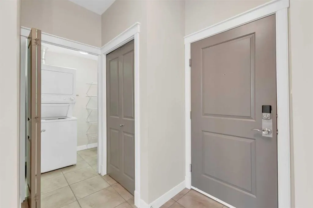 100 Lakeway Boulevard, #121
