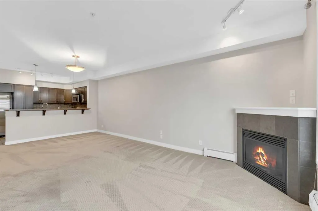 100 Lakeway Boulevard, #121