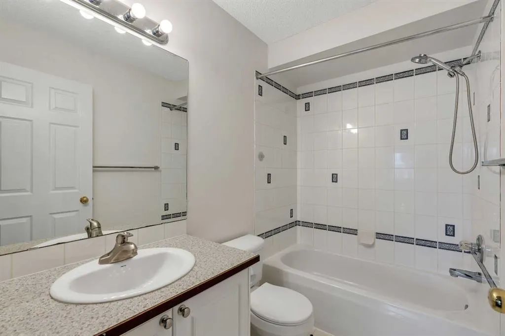 44 Tuscany Way NW