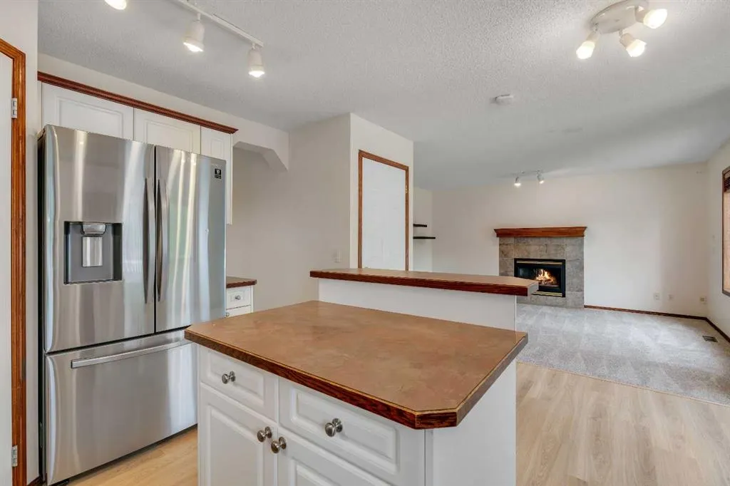 44 Tuscany Way NW