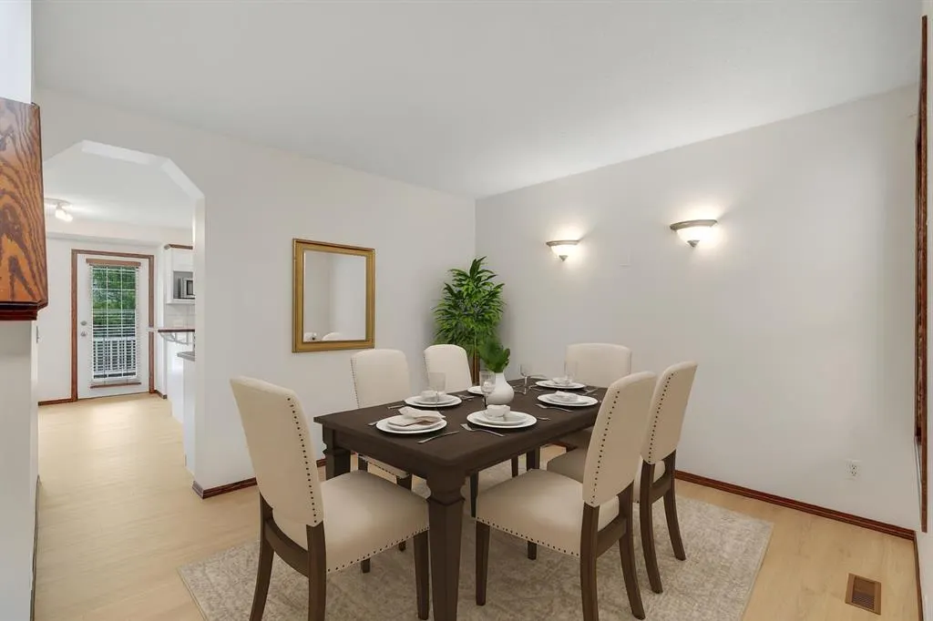 44 Tuscany Way NW