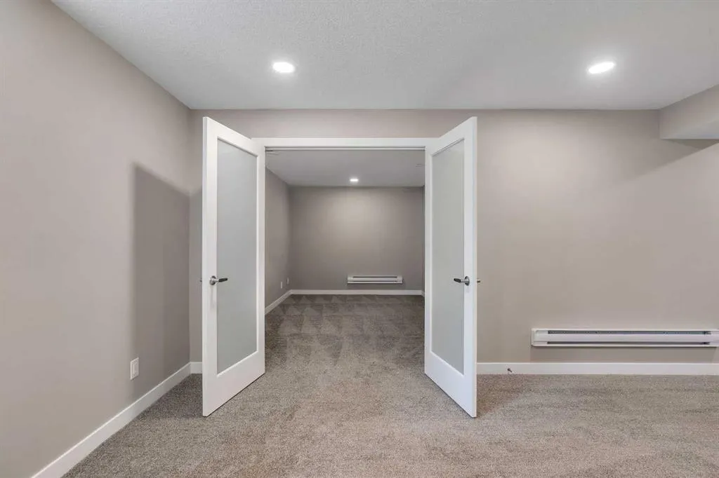 44 Tuscany Way NW