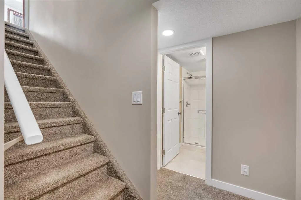 44 Tuscany Way NW