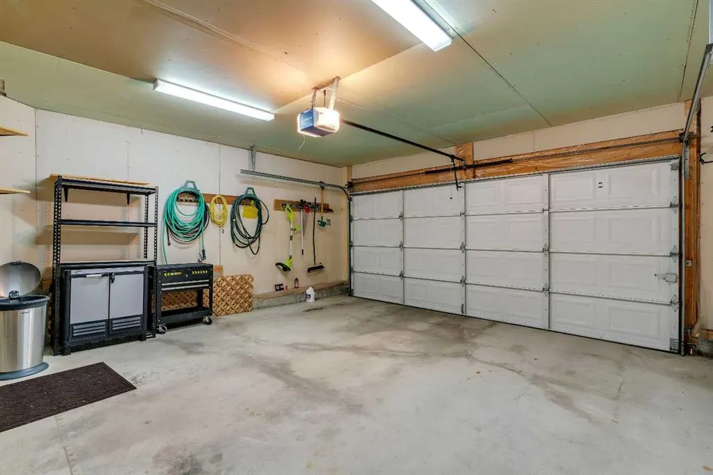 44 Tuscany Way NW