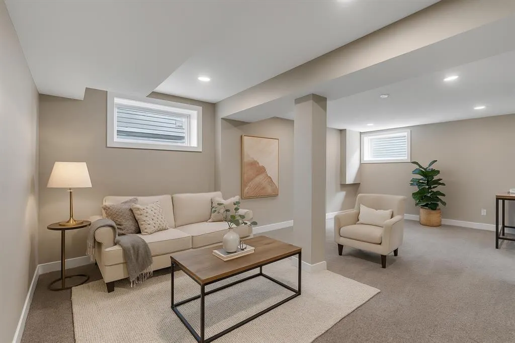 44 Tuscany Way NW