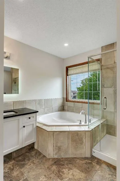 44 Tuscany Way NW