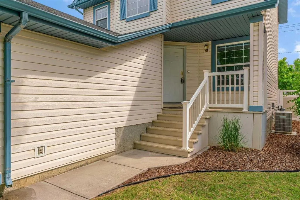 44 Tuscany Way NW