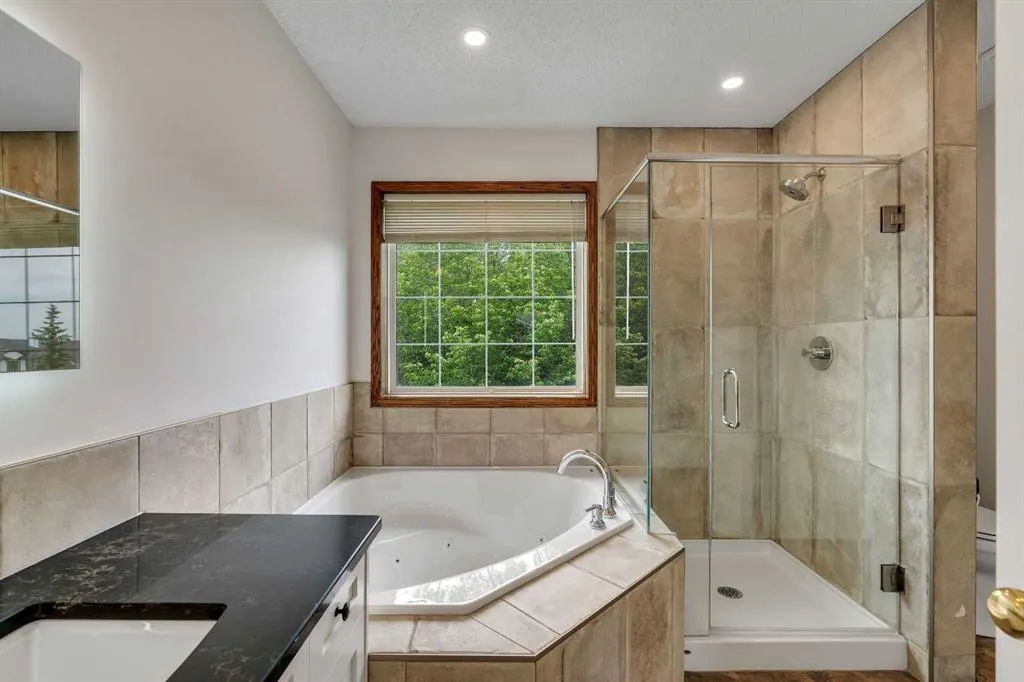 44 Tuscany Way NW