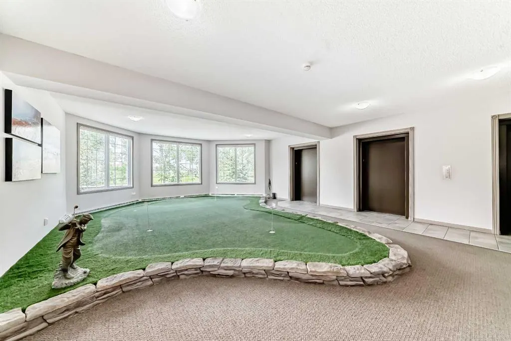 1 Crystal Green Lane, #133
