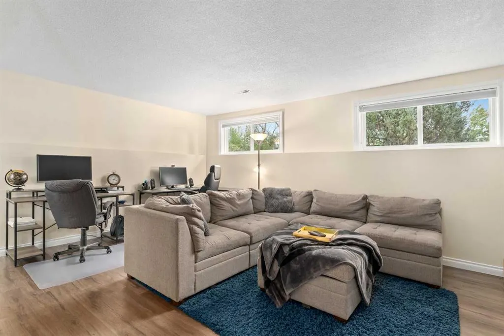 319 Huntbourne Hill NE