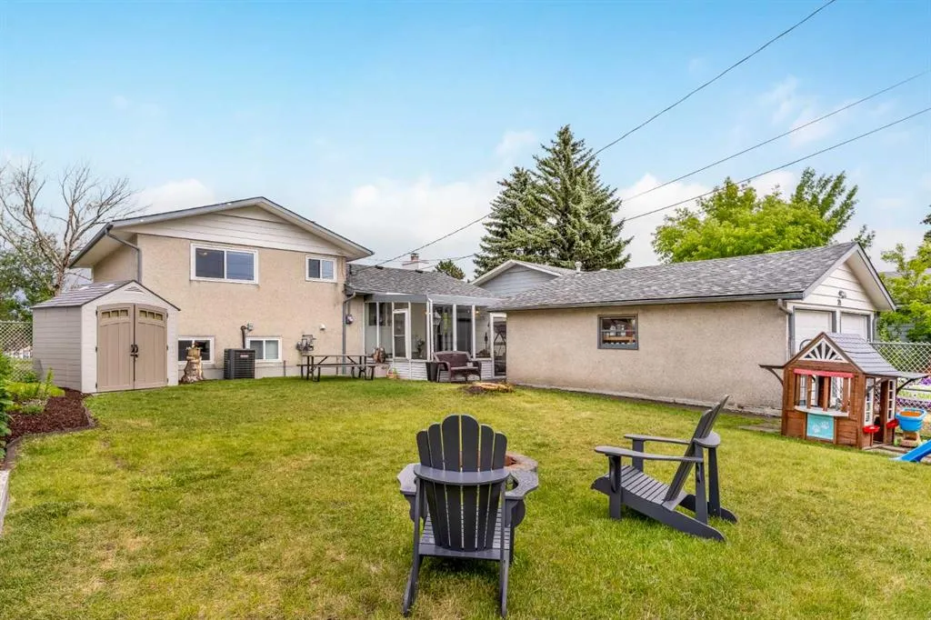 319 Huntbourne Hill NE