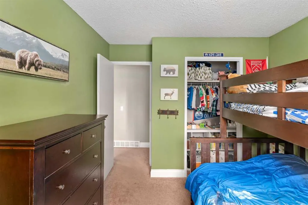 319 Huntbourne Hill NE