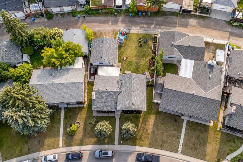 319 Huntbourne Hill NE