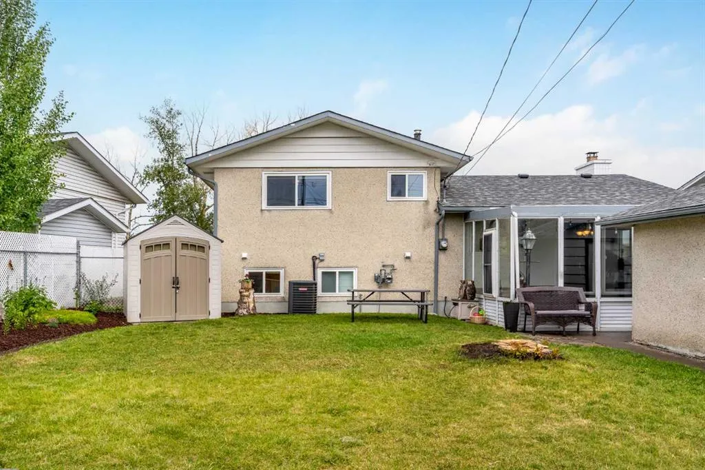 319 Huntbourne Hill NE