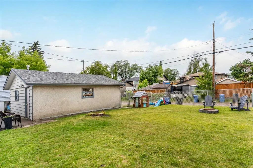 319 Huntbourne Hill NE