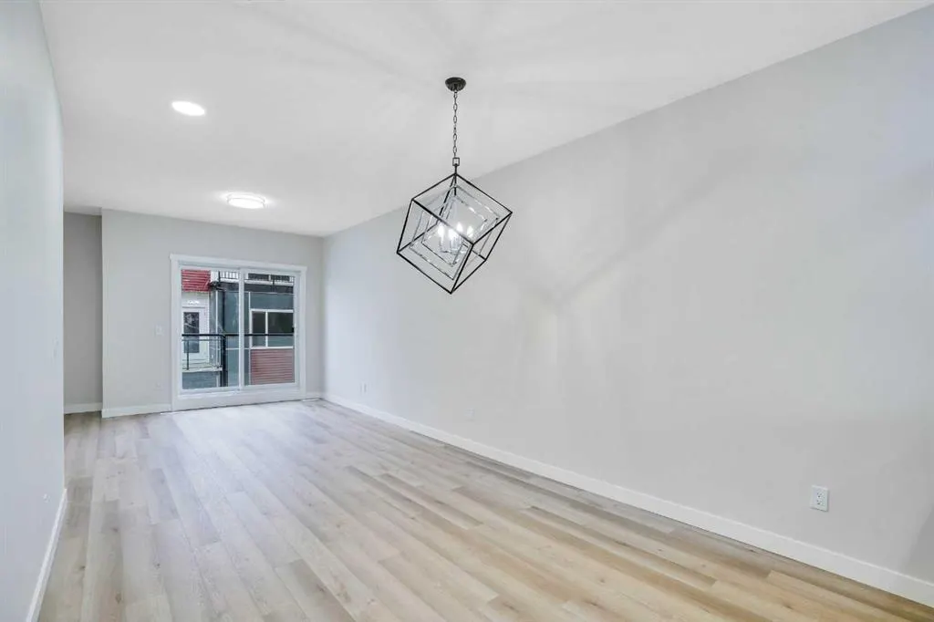 306 Red Sky Villas NE