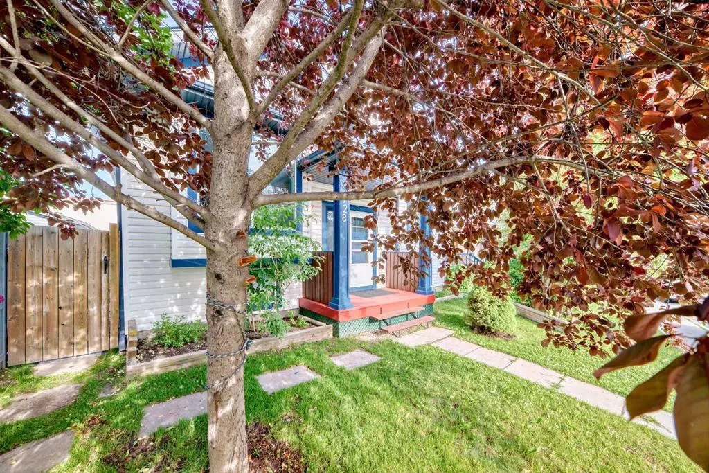 128 ERIN MEADOW Way SE