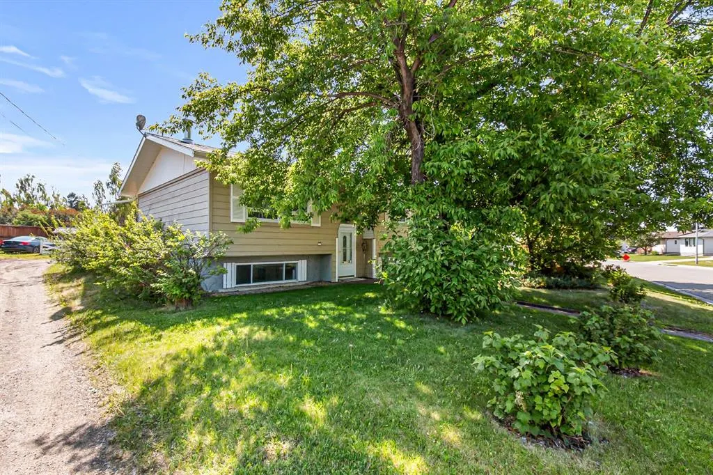634 Macewan Drive