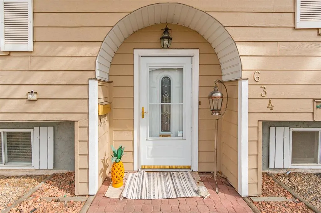 634 Macewan Drive