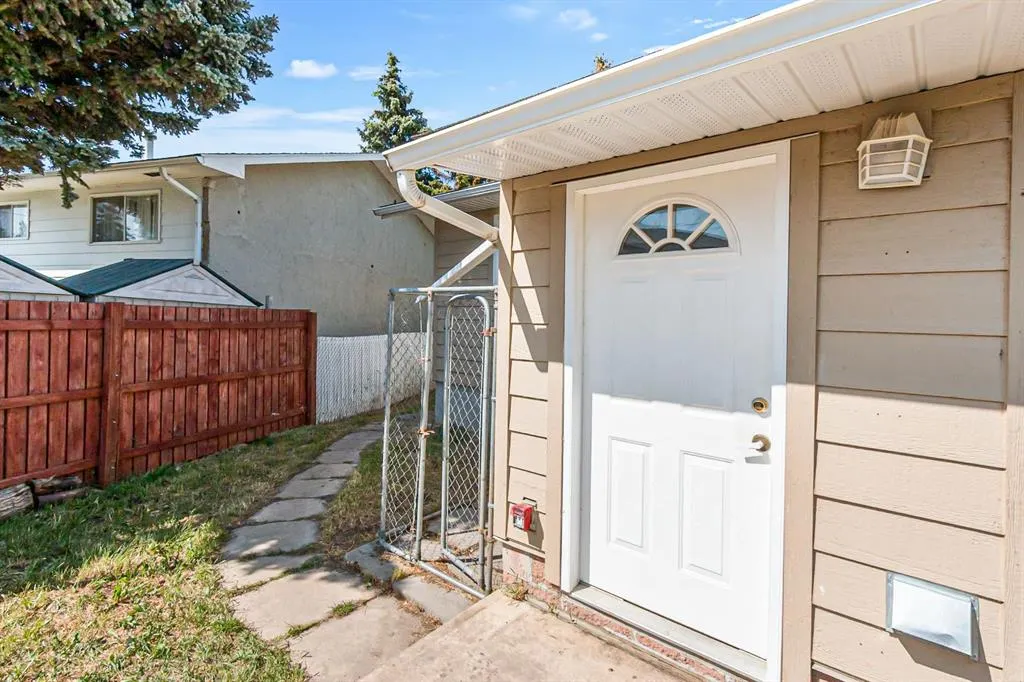 634 Macewan Drive