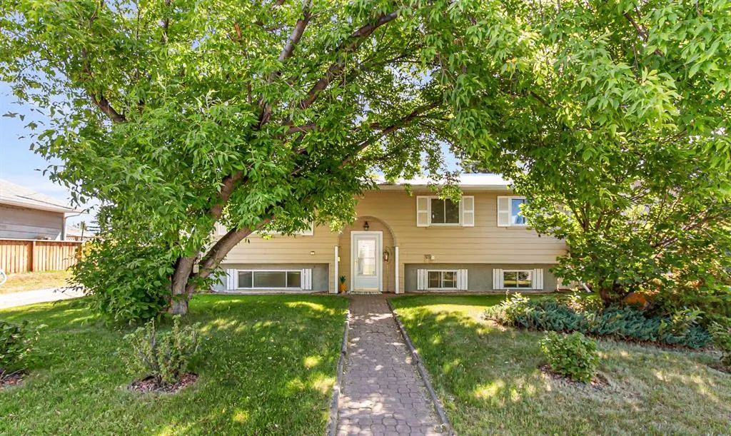 634 Macewan Drive