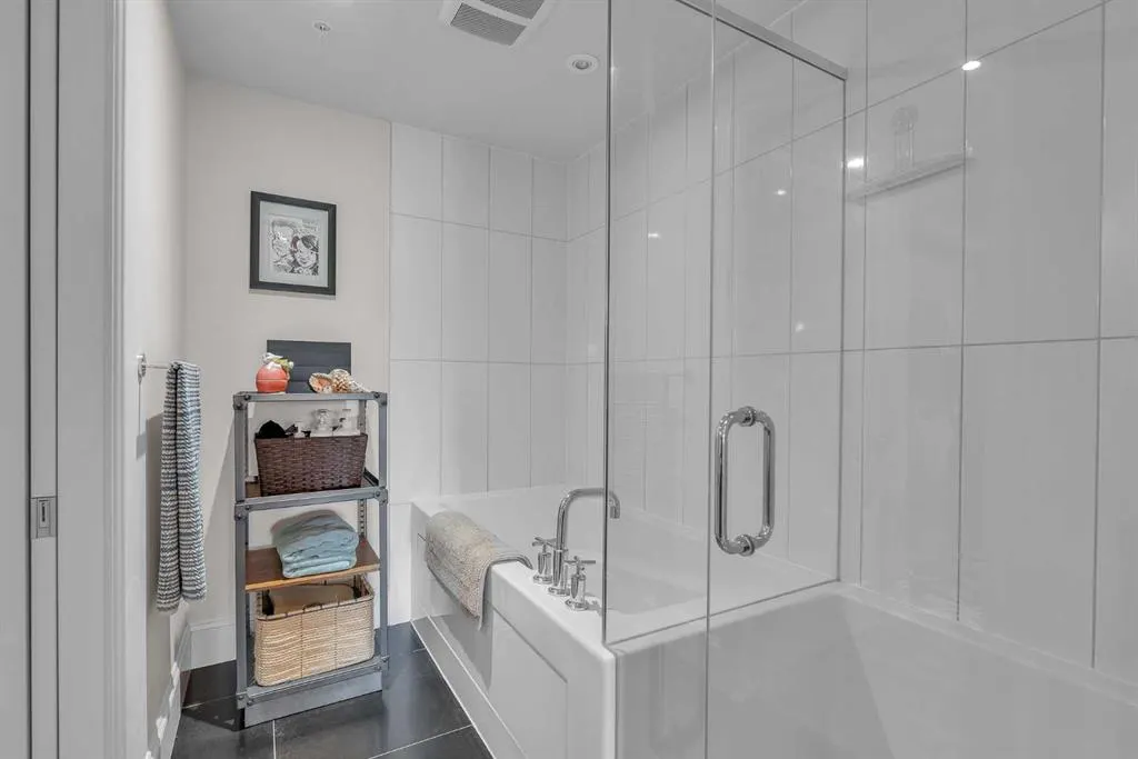 131 Quarry Way SE, #201