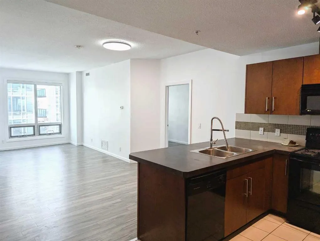 210 15 Avenue SE, #1303