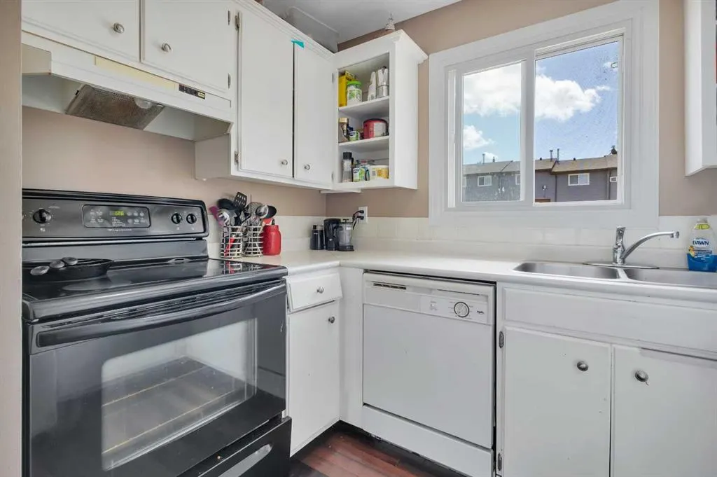 4516 47 Street, #204