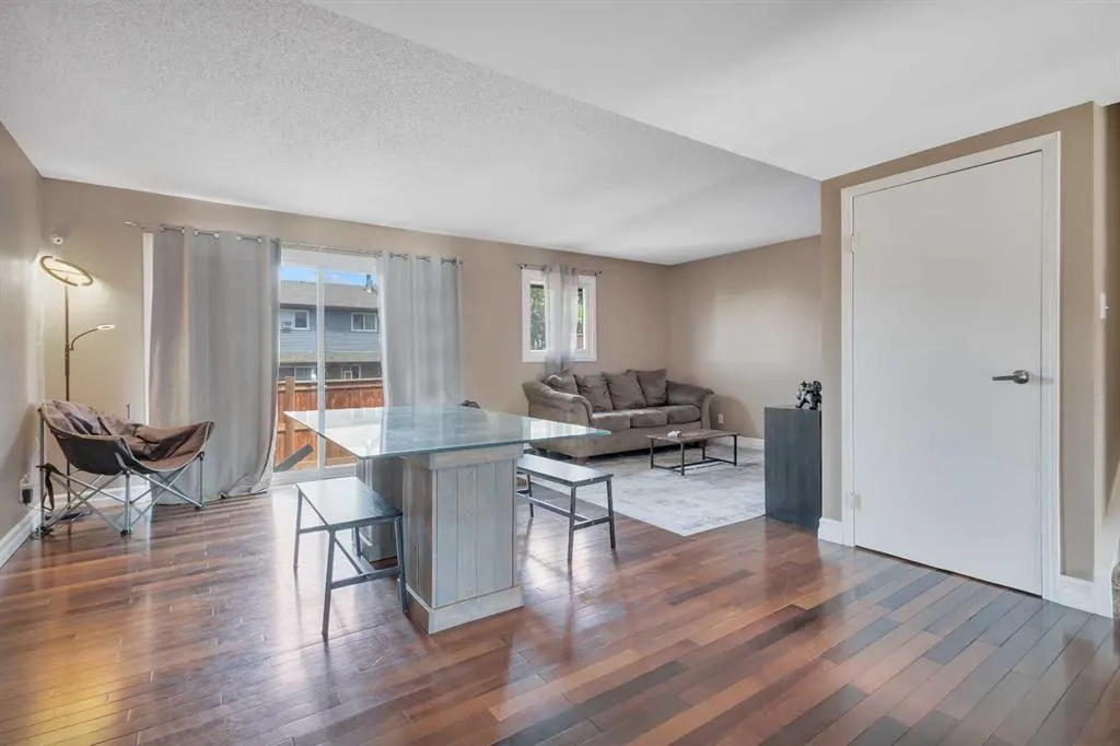 4516 47 Street, #204