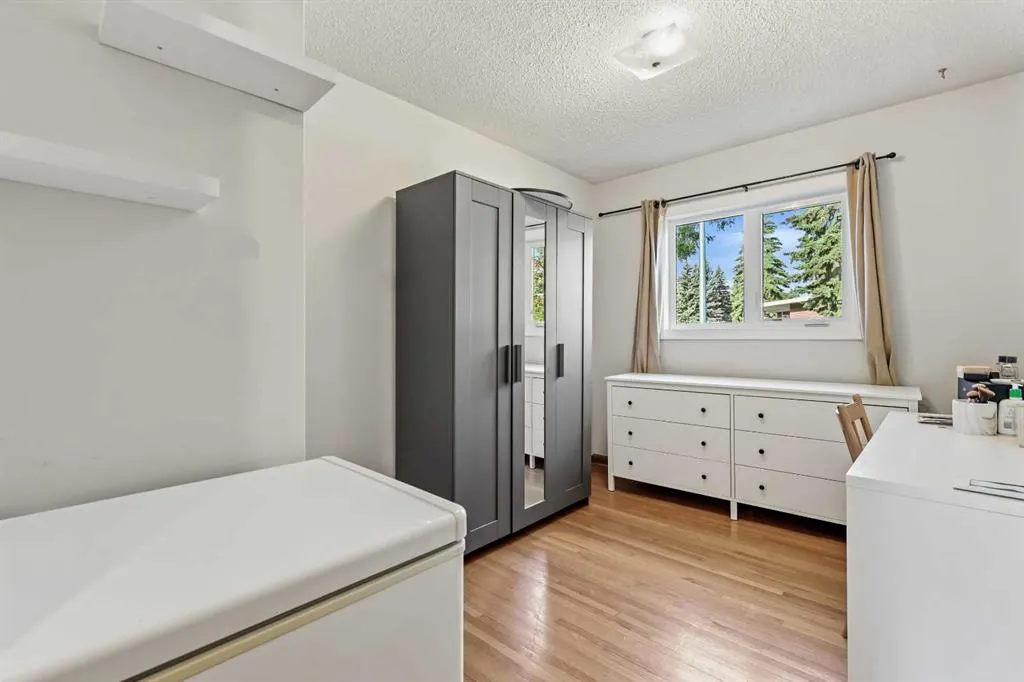 92 Governor Drive SW