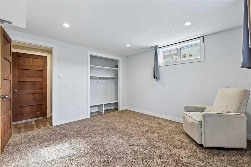 92 Governor Drive SW